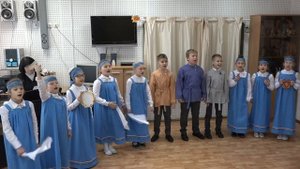 «В сыром бору тропина»