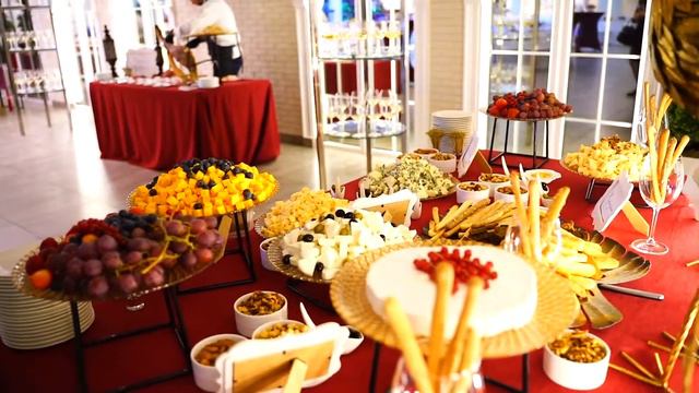 Проект с объединением 2-х форматов обслуживания: фуршет и банкет смотреть онлайн