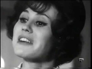 Между небом и землей -- Лариса Мондрус