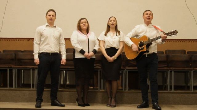 «Он воскрес, и возникло смятение» , спів хору УЦХВЄ села Олександрія (Рівне) , Пасха 2020 смотреть онлайн