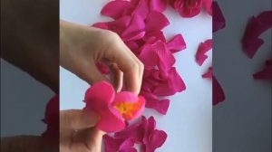 Как сделать пионы из гофрированной бумаги.peony