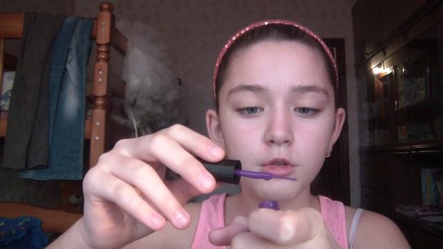 Что должно быть у каждой девочки в косметичке. Моя косметичка/ Просто Гелька смотреть онлайн