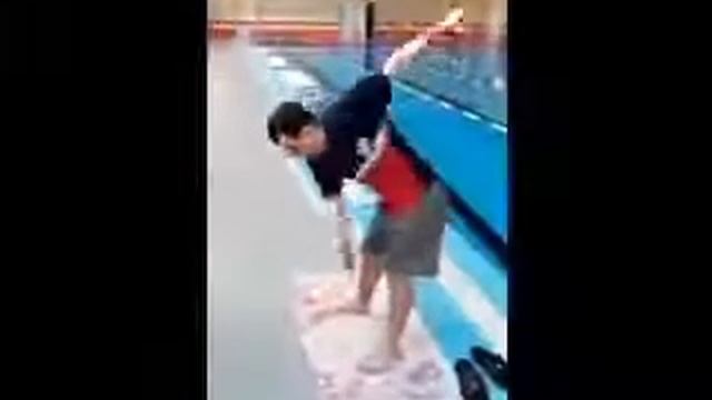 Мастер класс от Всеволода Дмитриева тренера по плаванью МБУФК СОК "Арктика" смотреть онлайн