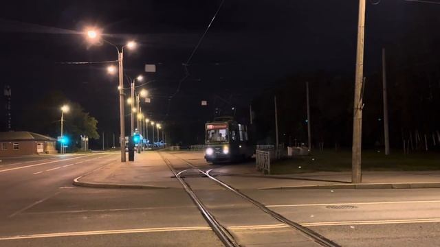 "Машка!" Учебный трамвай ЛМ-68М (71-68М) №8704 по маршруту №У в Санкт-Петербурге, сентябрь 2023 год смотреть онлайн