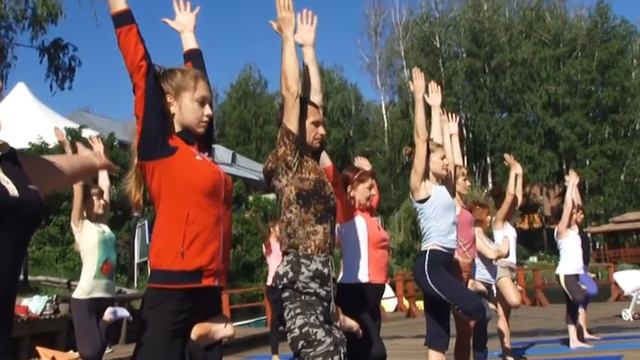 Йога-центру Равновесие 3 года смотреть онлайн