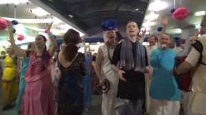 Феерический киртан от Арджуны Кришны прабху на Нитьянанда Трайодаши в Екатеринбурге