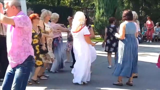 ЖИВЕТ ЖИВЕТ В ЭТОМ ДОМЕ ГАЛИНА 2023 ХАРЬКОВ ТАНЦЫ смотреть онлайн