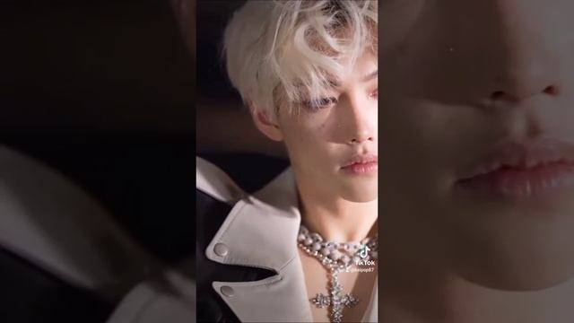 STRAY KIDS смотреть онлайн