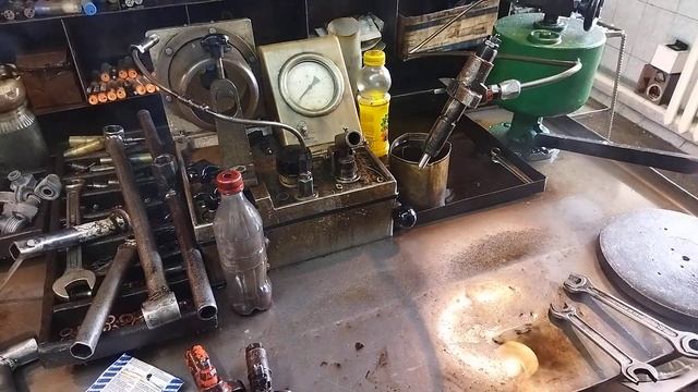 Разница в сгорании топлива, распыляющей и льющей форсунки на дизельном ДВС. смотреть онлайн