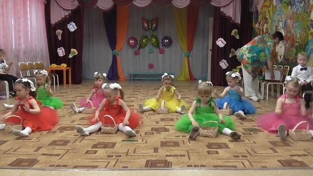 Танец с корзинками: "Ягодка за ягодкой" смотреть онлайн