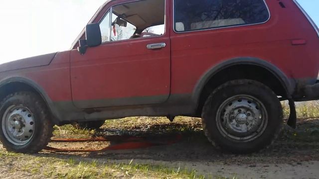 Экстренное спасение затонувшей нивы и первый заплыв нашего пятидверика