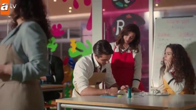 Todo Por Mi Familia-Capitulo 100-101-102 Avance 1-Episodio 100-101-102 - Soy rico ahora (Chile) смотреть онлайн