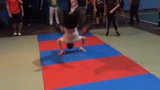 Акробатика - разминка перед борьбой! смотреть онлайн