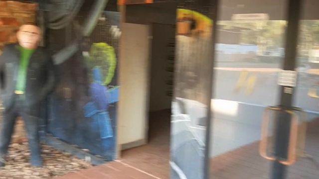 СТОЛИЦА НЛО В АВСТРАЛИИ // КЛАДБИЩЕ МАШИН // ПОЛУЗАБРОШЕННАЯ ГОСТИНИЦА // СЕВЕРНЫЕ ТЕРРИТОРИИ