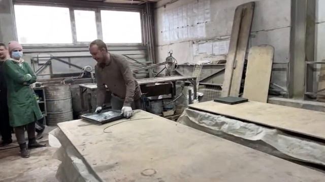 Обучаем группу из Красноярска заливке образцов в цвете Гранит, Янтарь, Малахит, Далматинец, Пятицве смотреть онлайн