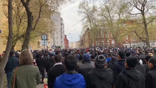 УРАЗА-БАЙРАМ ? 2022 МОСКВА НАМАЗ/ Eid al-Fitr 2022 Moscow смотреть онлайн