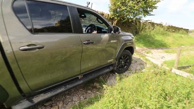 New Toyota Hilux Road Review смотреть онлайн