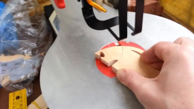 Лобзиковый станок JET JSS 16 - безштифтовая пилка смотреть онлайн