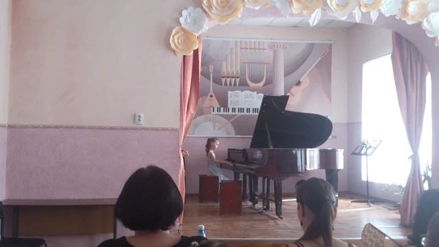 Ура! Маша закончила 1 класс музыкальной школы. смотреть онлайн