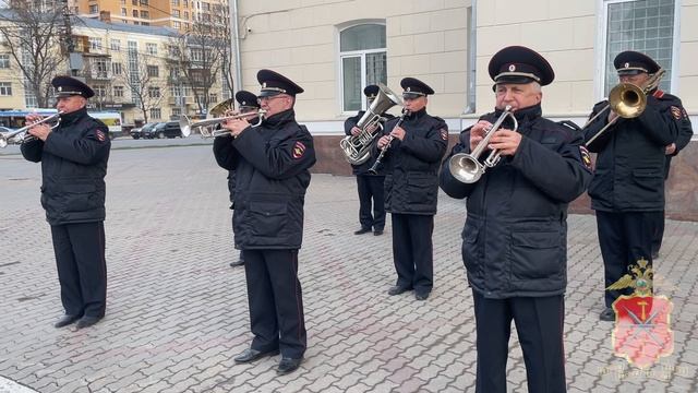 Тульским полицейским торжественно вручили ключи от нового служебного автотранспорта