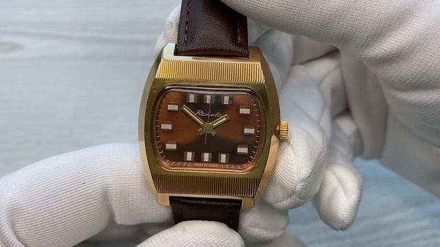 Часы Ракета Бейкер в позолоченном корпусе смотреть онлайн