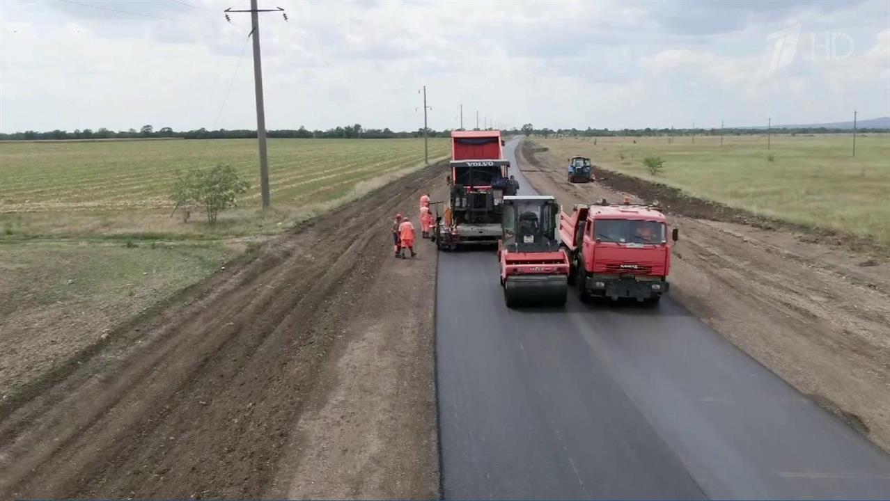 Сотни улиц в российских регионах отремонтируют в р...Безопасные и качественные автомобильные дороги"