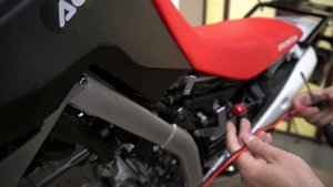 Зарядное устройство для мотоцикла MOTOPOWER GTPOWER2000 / Charger for motorcycle