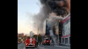 в Новосибирске пожар. Горит гостиница «Император»