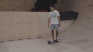 Пятый урок по скейтбордингу. Frontside revert из своей стойки.