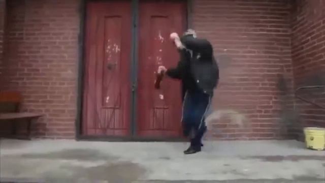 Раз Раз Раз это хардбасс)))