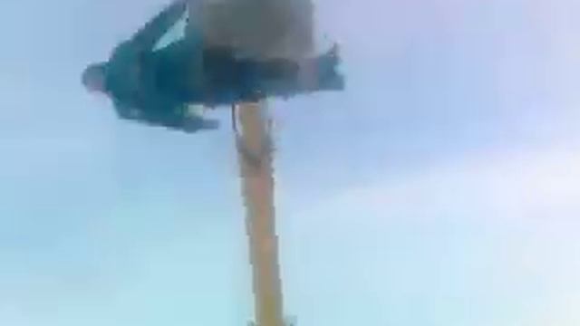 Экскаватор и полет.