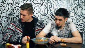 Трэш еда - Челлендж острые пельмени табаско