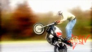 AMAZING Мотоцикл трюки Экстремальный Freestyle Stunt Bike трюки на шоссе мотоцикл на заднем колесе