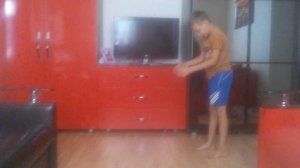 Как делать заднее сальто очень хороший видео урок