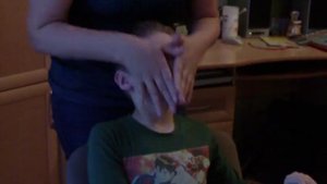 Логопедическое занятие с ребенком-аутистом.