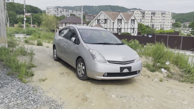? Самый популярный Японский гибрид ?Toyota Pius в кузове NHW20 / S 10th anniversary edition