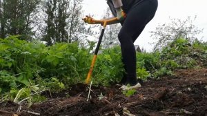 Культиватор ручной Торнадо. Принцип работы с ним//Высаживаем капусту.
