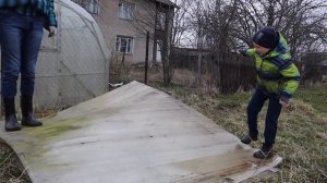 Как САМОМУ поменять поликарбонат на теплице
