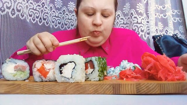Мукбанг Суши Роллы? Салат?Mukbang Sushi Rolls смотреть онлайн