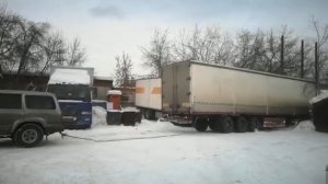 80 крузак вытаскивает фуру