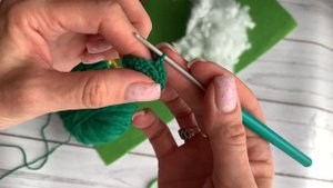 Как вязать за задние стенки петли крючком?