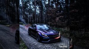 летит новый mercedes 33 22