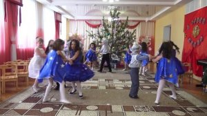 Новогодняя полька в детском саду (10 гр. 6-7 лет).mp4