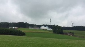 Sprengung einer Windkraftanlage bei Kraftsried durch die Wilhelm Geiger GmbH. In Slowmotion