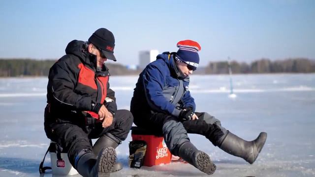 Ловля уклейки со льда зимой на Минском море