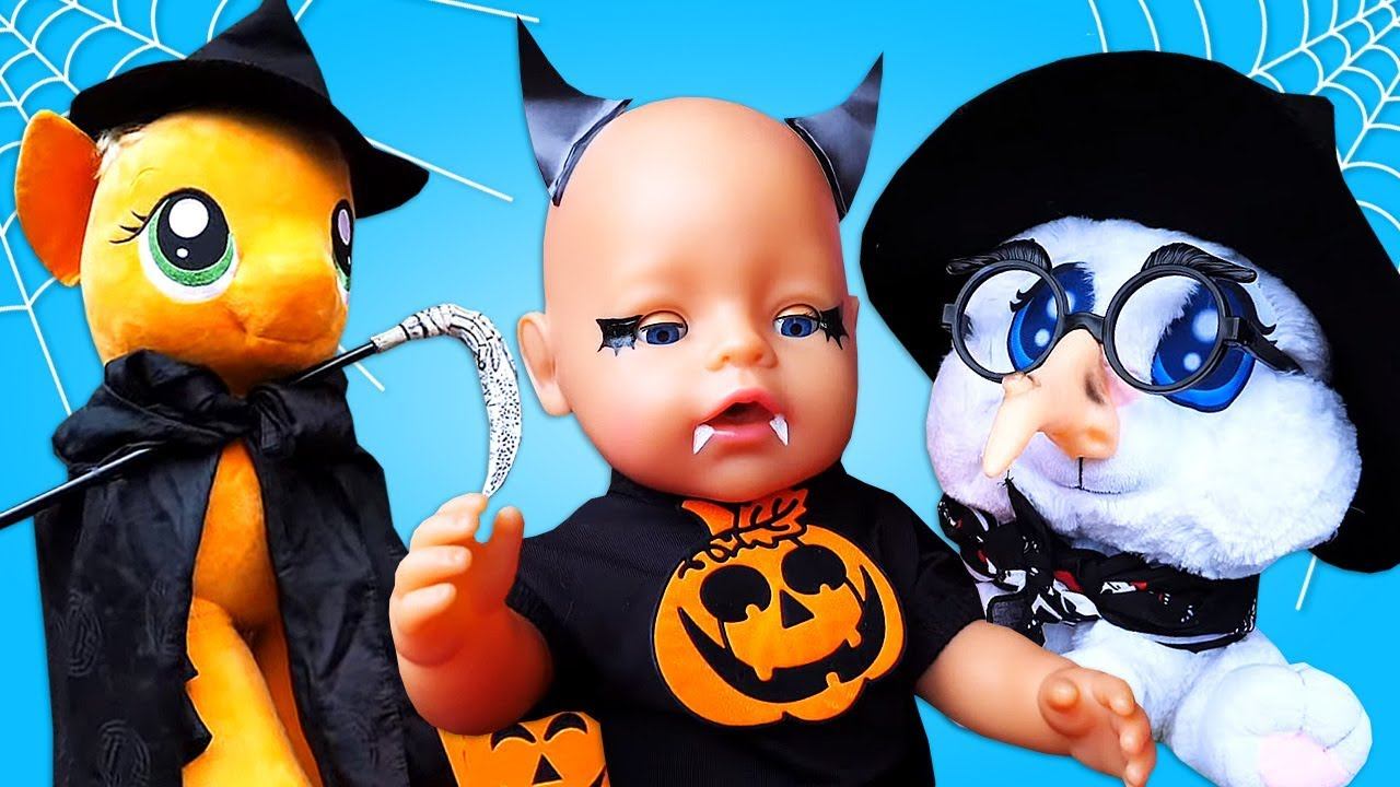 Trick or treat! Funny Halloween Videos for Kids with Dolls and Toys - Kids Halloween 2019 смотреть онлайн