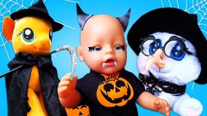 Trick or treat! Funny Halloween Videos for Kids with Dolls and Toys - Kids Halloween 2019