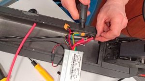 меняем контроллер на самокате kugoo s  с разными штекерами