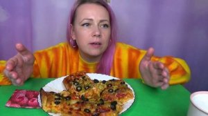 МУКБАНГ ПИЦЦА ДОМАШНЯЯ///MUKBANG PIZZA///не ПИЦЦА,а ПИРОГ///не АСМР///