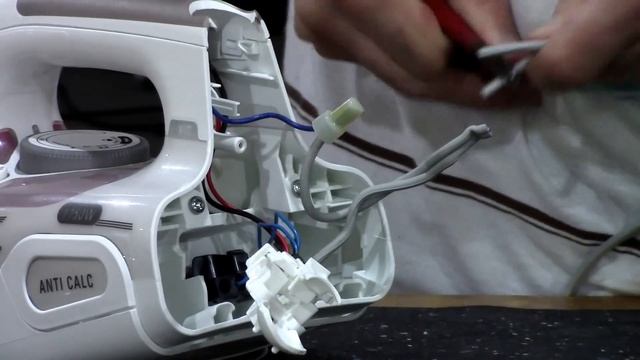 Iron Repair - No Power or bad wire in cord - Rowenta Master смотреть онлайн